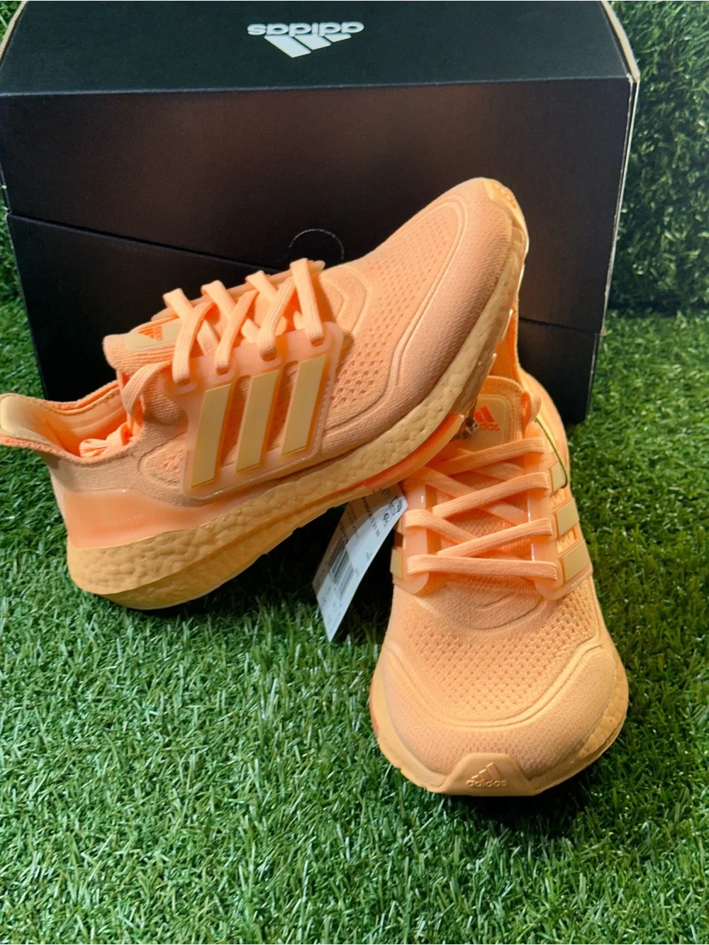 ADIDAS ULTRABOOST 21 WOMENS, SIZE 5.5 WOMEN, COLOR ACID ORANGE, SCREAMING ORANGE
